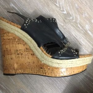 Black stud wedges